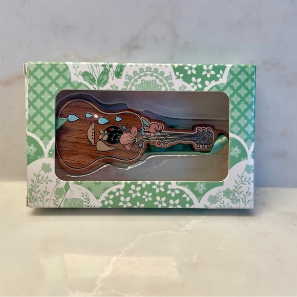 NIB NWT Official 2023 Taylor Swift Self Titled TEARDROPS Guitar Ornament (Debut) - Picture 2 of 4